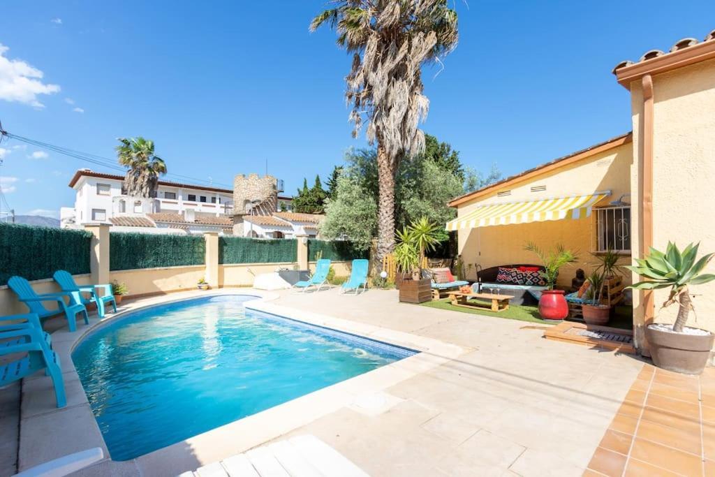 S46-Casa De Vacaciones Climatizada Con Piscina, En El Centro Junto Al Mar, Barbacoa Y Wiifi Empuriabrava Eksteriør billede