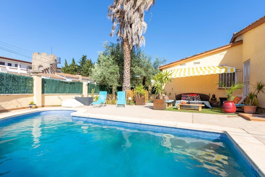 S46-Casa De Vacaciones Climatizada Con Piscina, En El Centro Junto Al Mar, Barbacoa Y Wiifi Empuriabrava Eksteriør billede