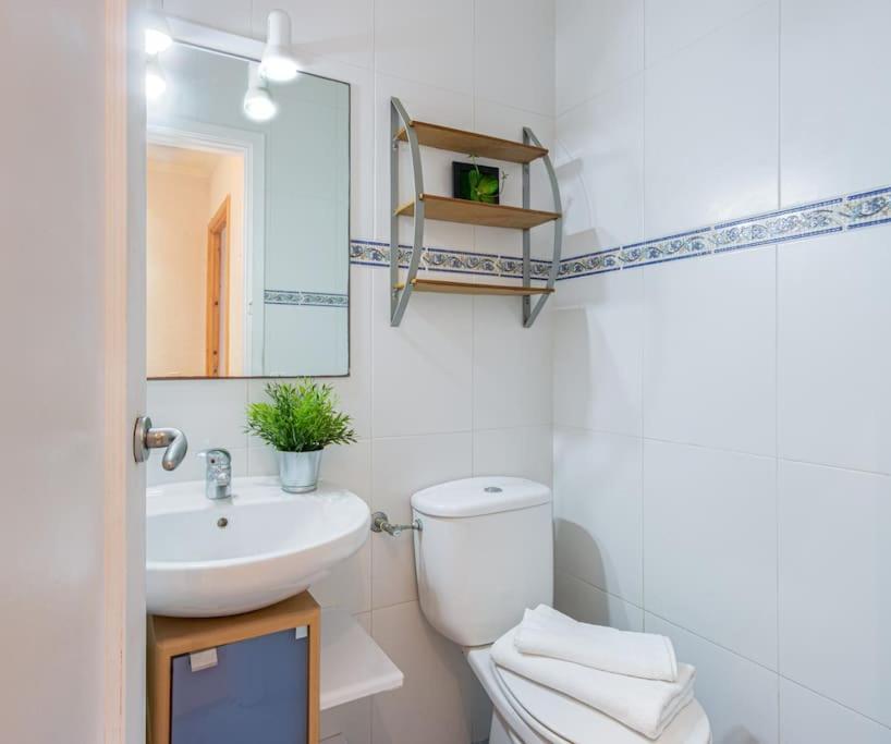 S46-Casa De Vacaciones Climatizada Con Piscina, En El Centro Junto Al Mar, Barbacoa Y Wiifi Empuriabrava Eksteriør billede